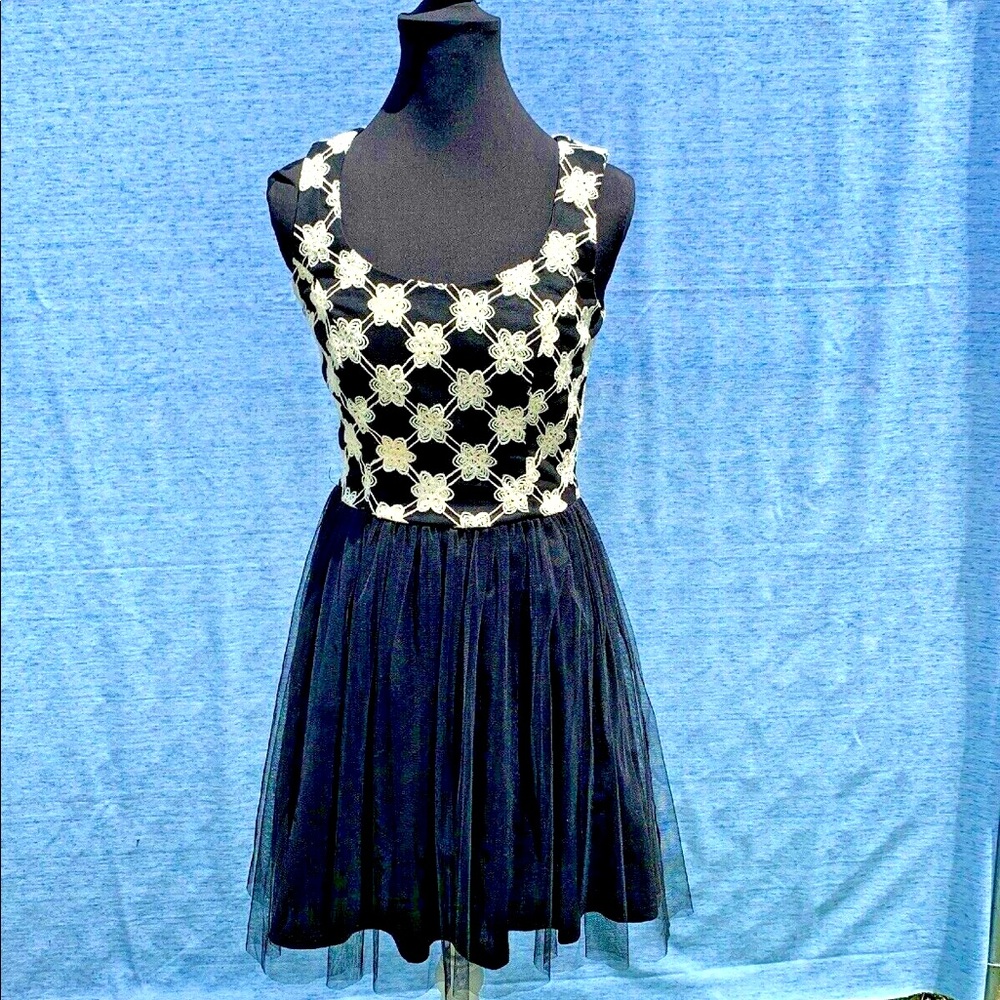 Jun and Ivy dress size S, tulle skirt